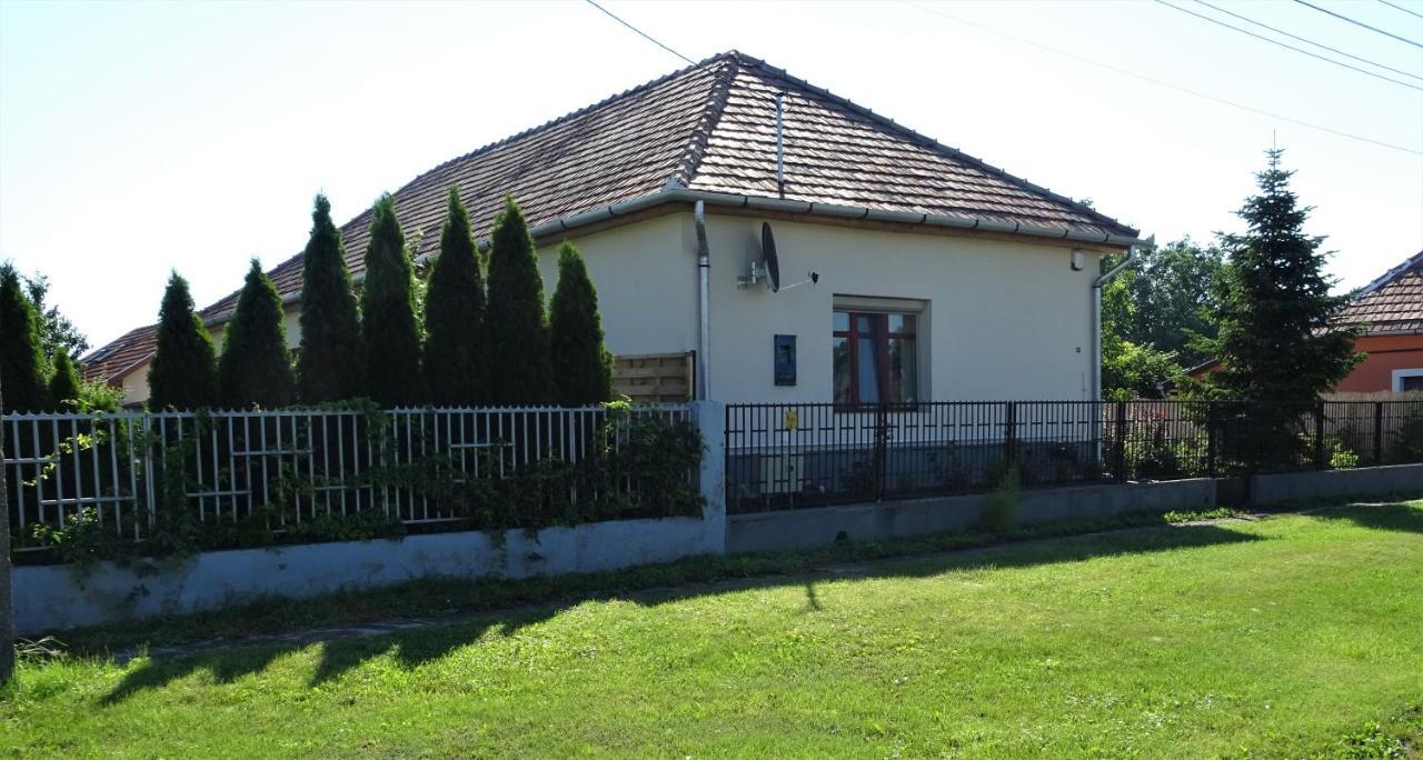 Melody Huis Poroszló Exterior foto