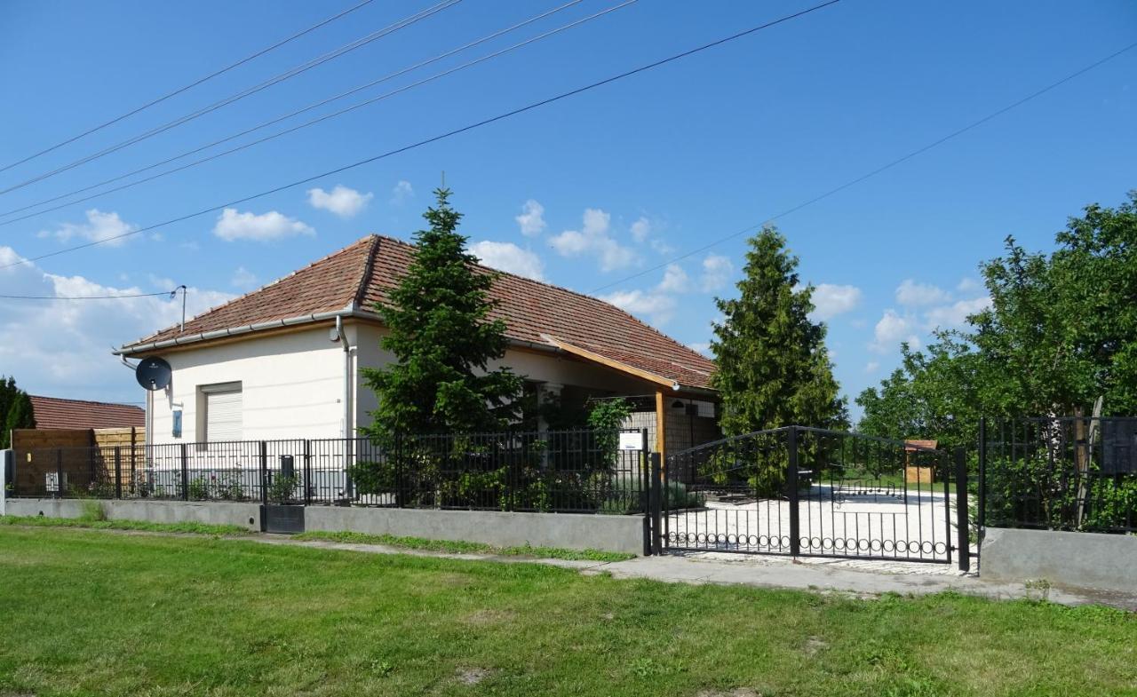 Melody Huis Poroszló Exterior foto